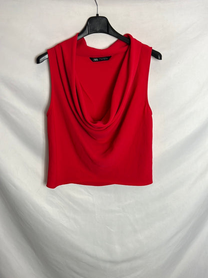 ZARA. Top rojo escote fluido. T S