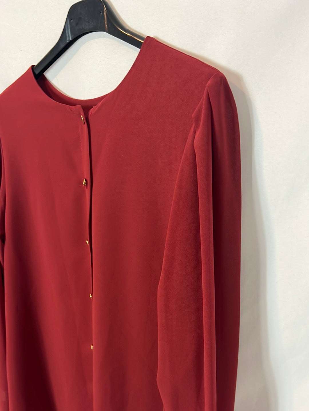 BIMANI. Blusa granate botones dorados. T S