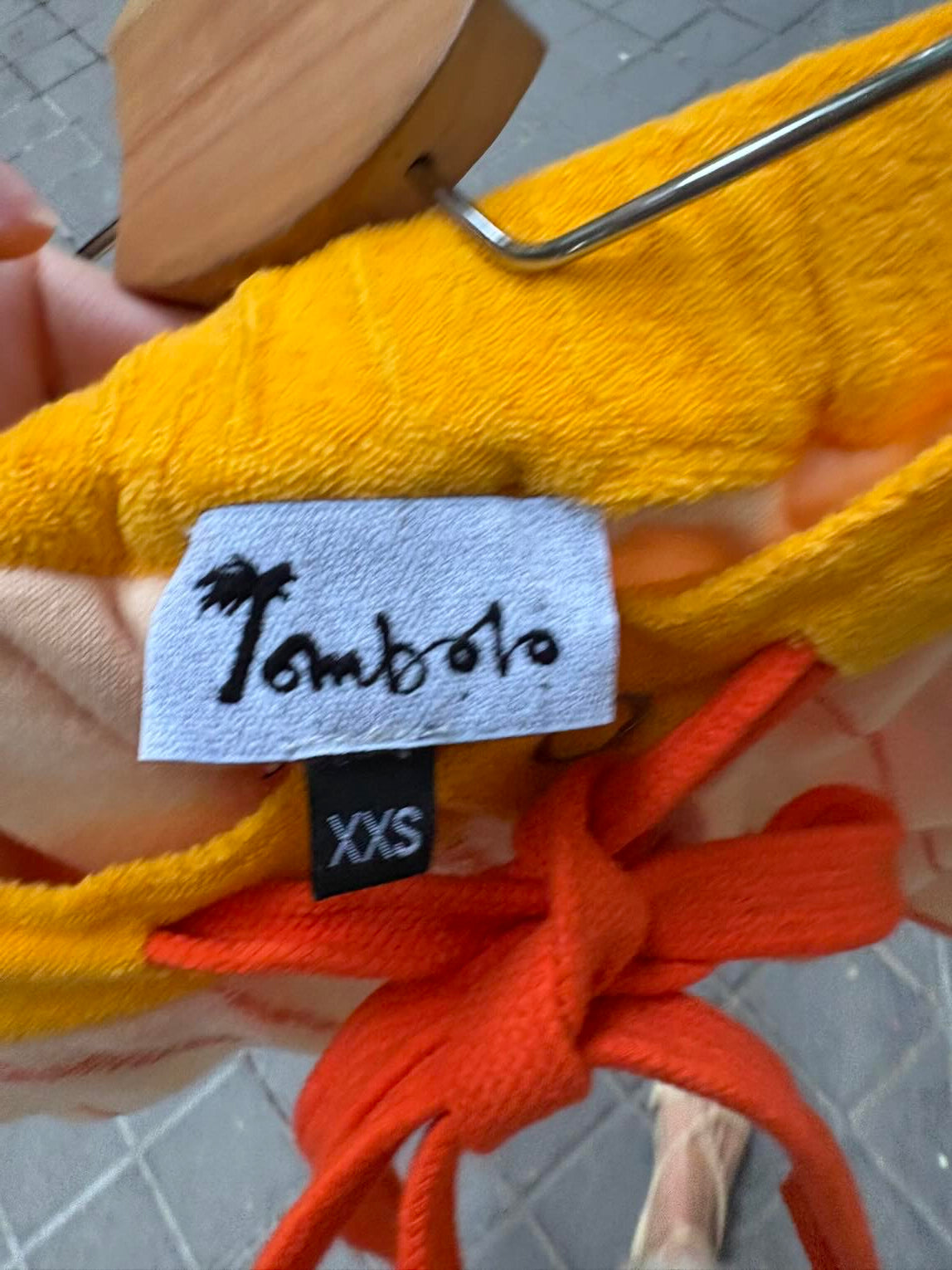 TOMBOLO. Bermuda rizo naranjas