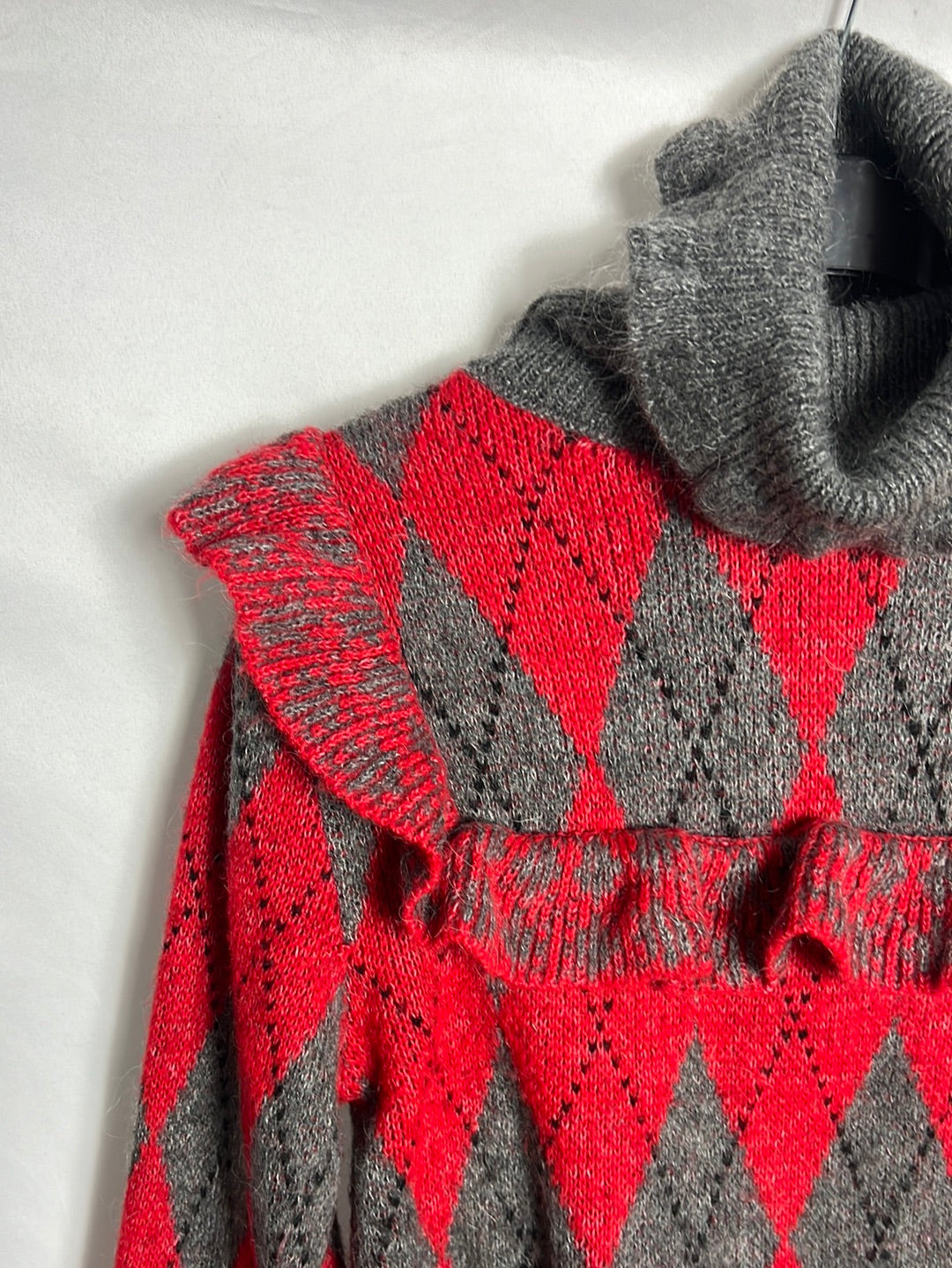 ZARA. Jersey rombos cuello alto. TS