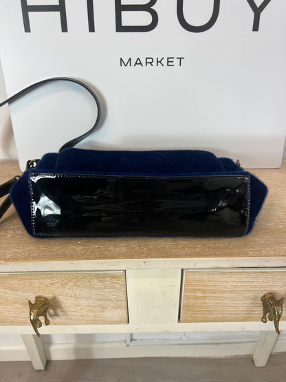 LOLA CASADEMUNT. Bolso azul terciopelo abalorios