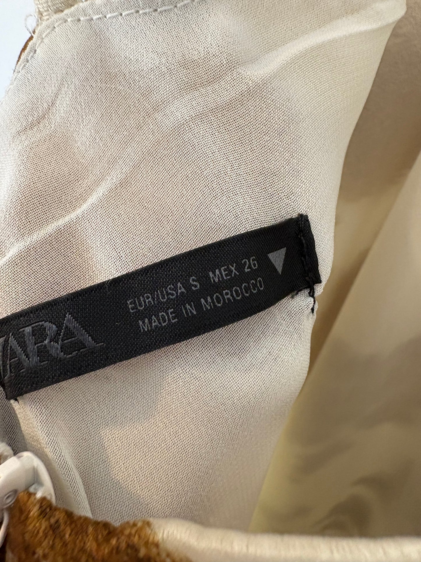 ZARA. Vestido largo fluido estamapdo