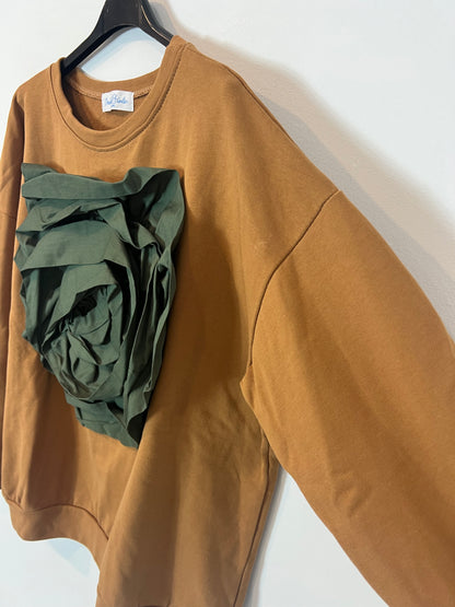 MARIBEL FUENTES. Sudadera camel flor T.u(m)