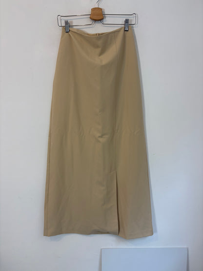 MANGO. Falda larga beige abertura