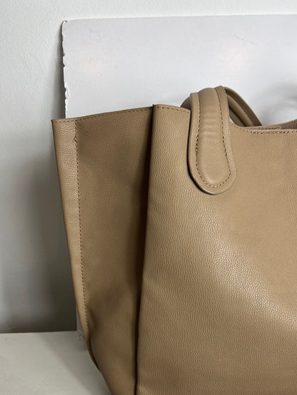 ZARA. Bolso tote  beige