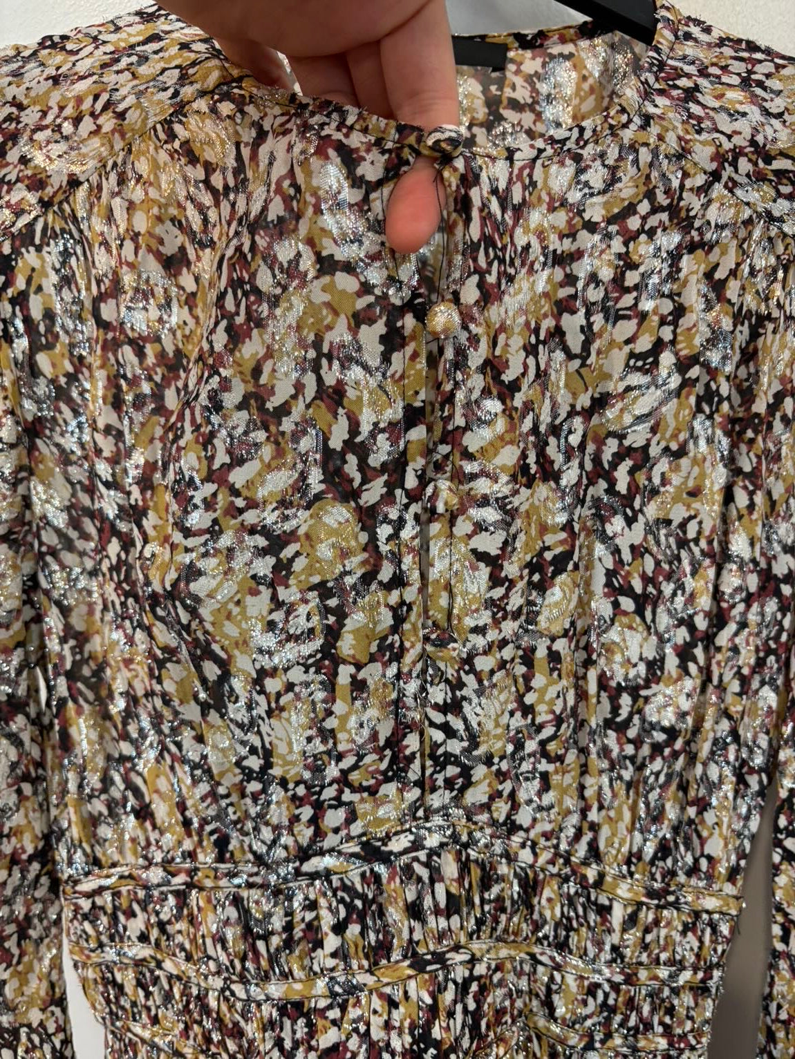 MAJE. Vestido corto estampado vuelo