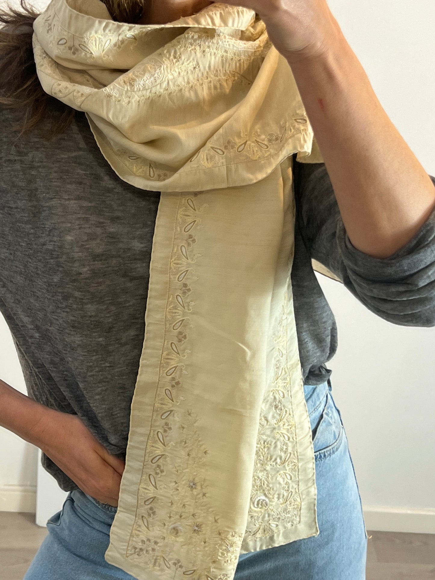 ETRO. Beige silk scarf with embroidery