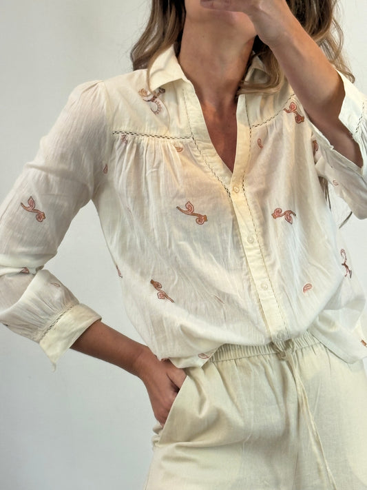 MAISON HOTEL. Blusa algodón bordados