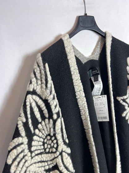 MANGO. Capa negra y beige texturas. T U