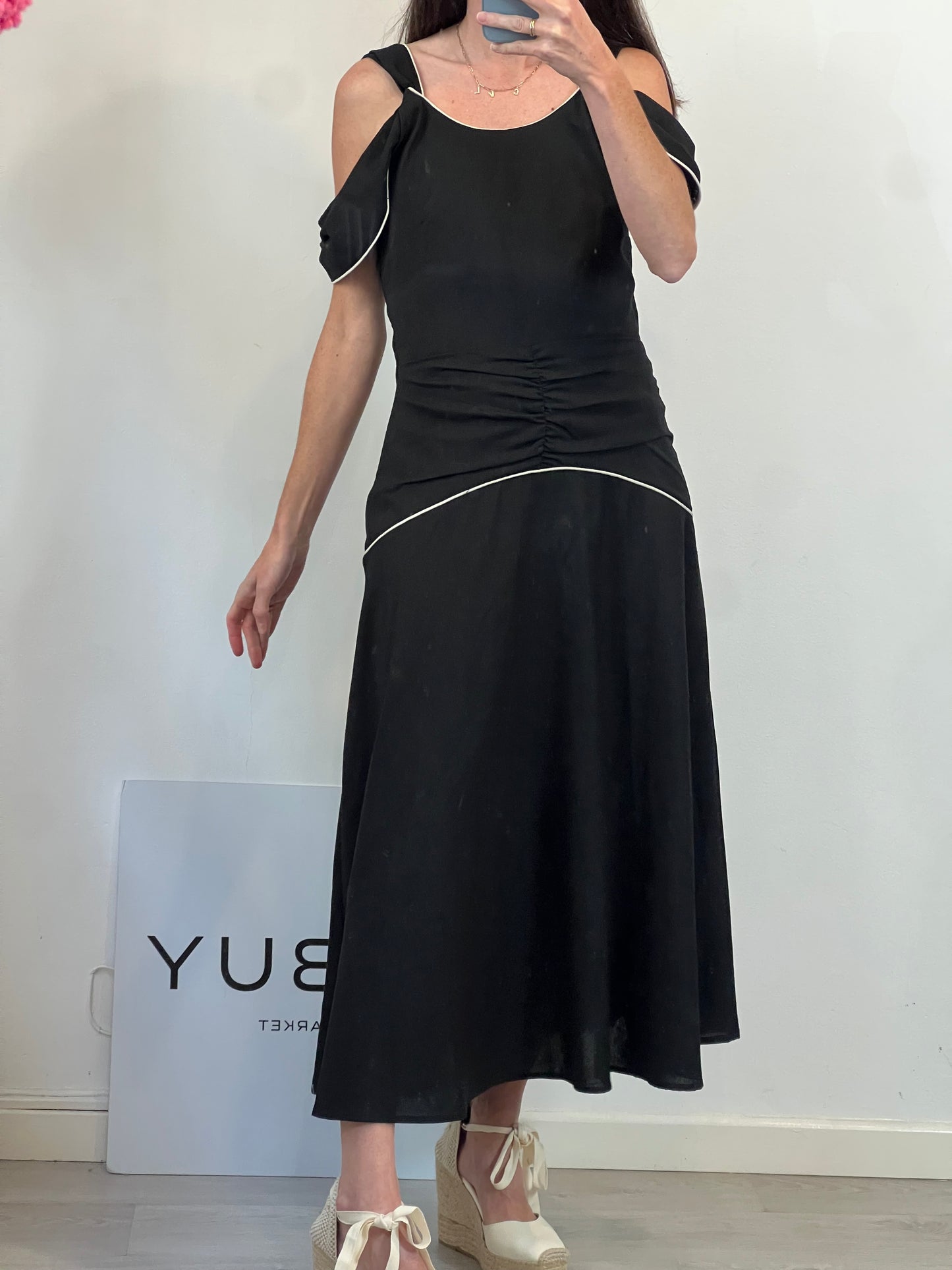 PARIS 64. Vestido midi negro mezcla