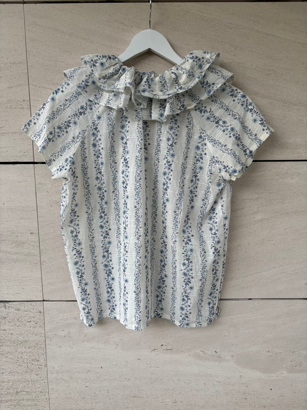 COSMOSOPHIE. Blusa textura estampado floral