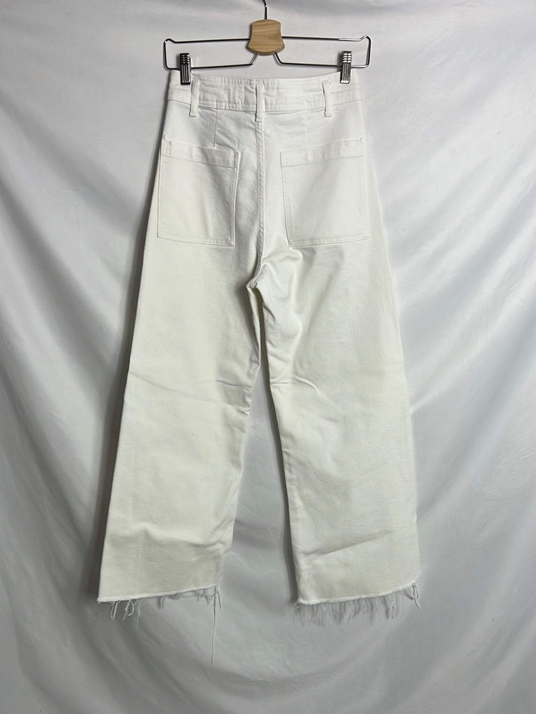 ZARA. Pantalón denim culotte blanco. T 38