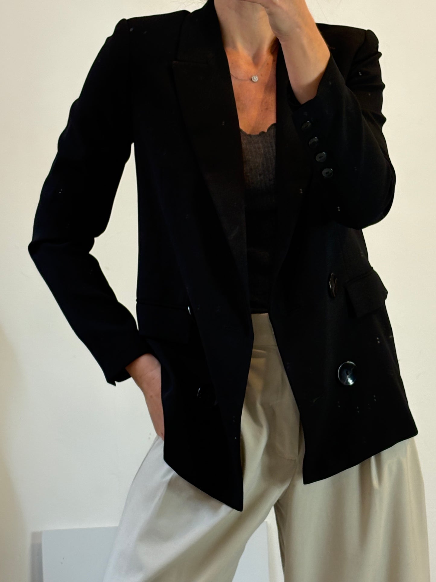 ZARA. Blazer negra fluida