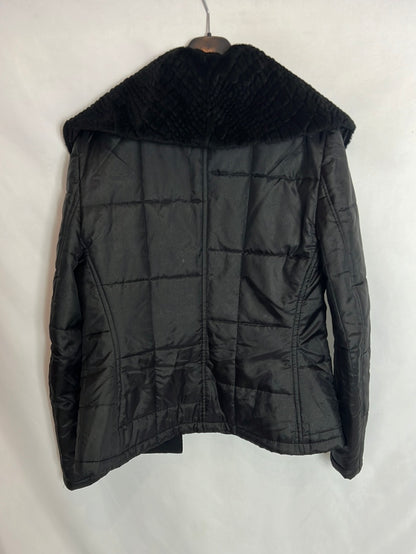 FELIPE VARELA. Plumas negro cuello pelo T.M