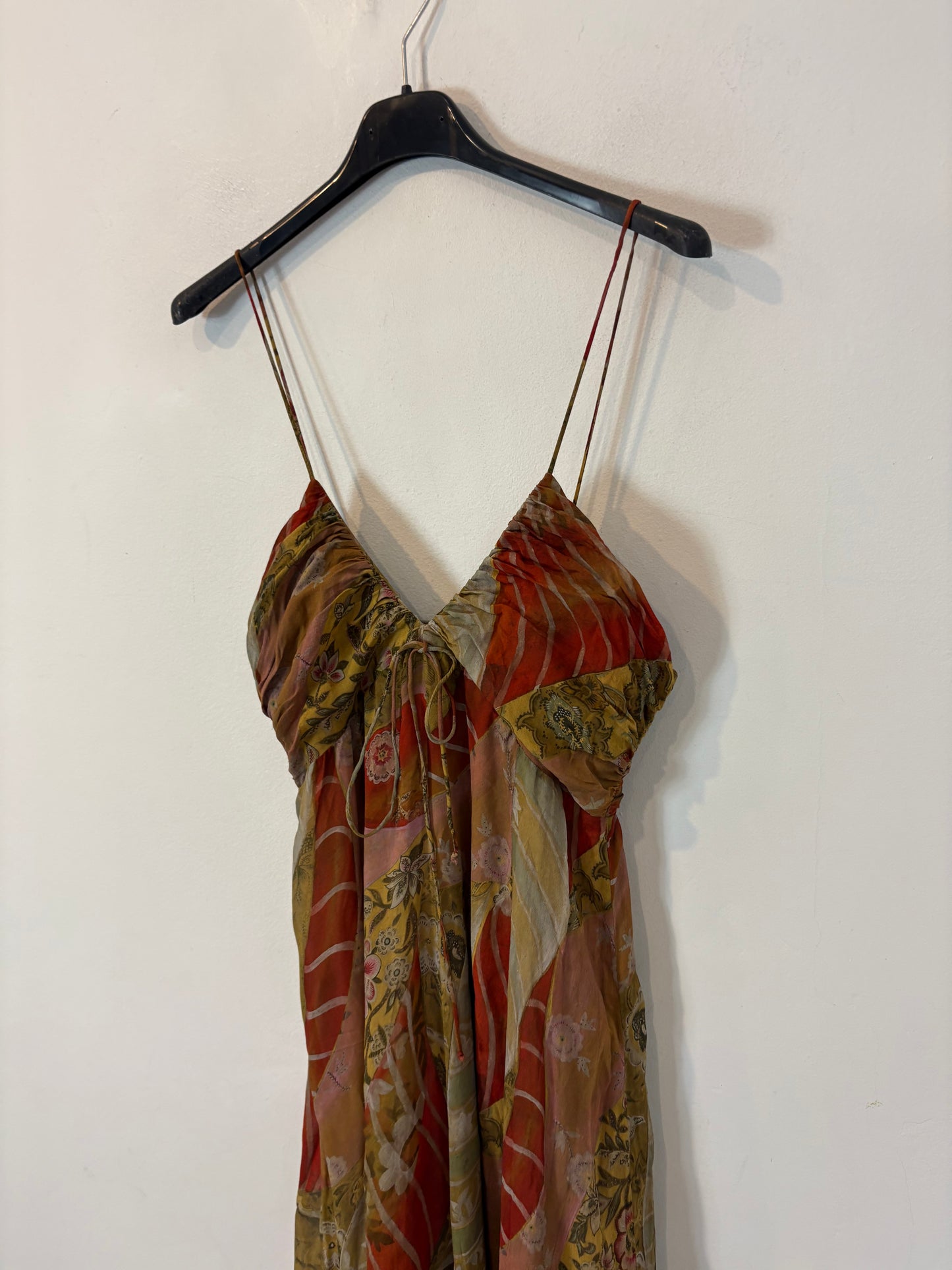 ZARA. Vestido midi vaporoso estamapdo