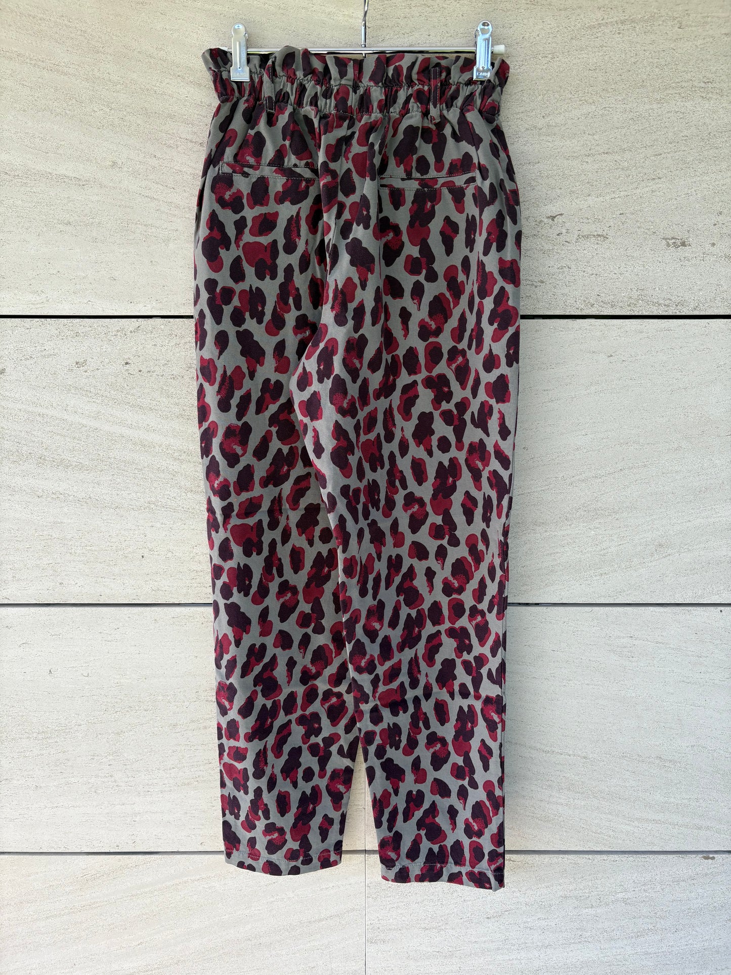 SISTERS DEPARTMENT. Pantalón estampado  bolsillos