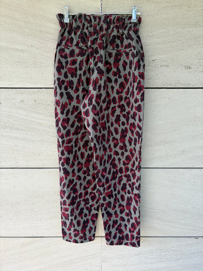 SISTERS DEPARTMENT. Pantalón estampado  bolsillos