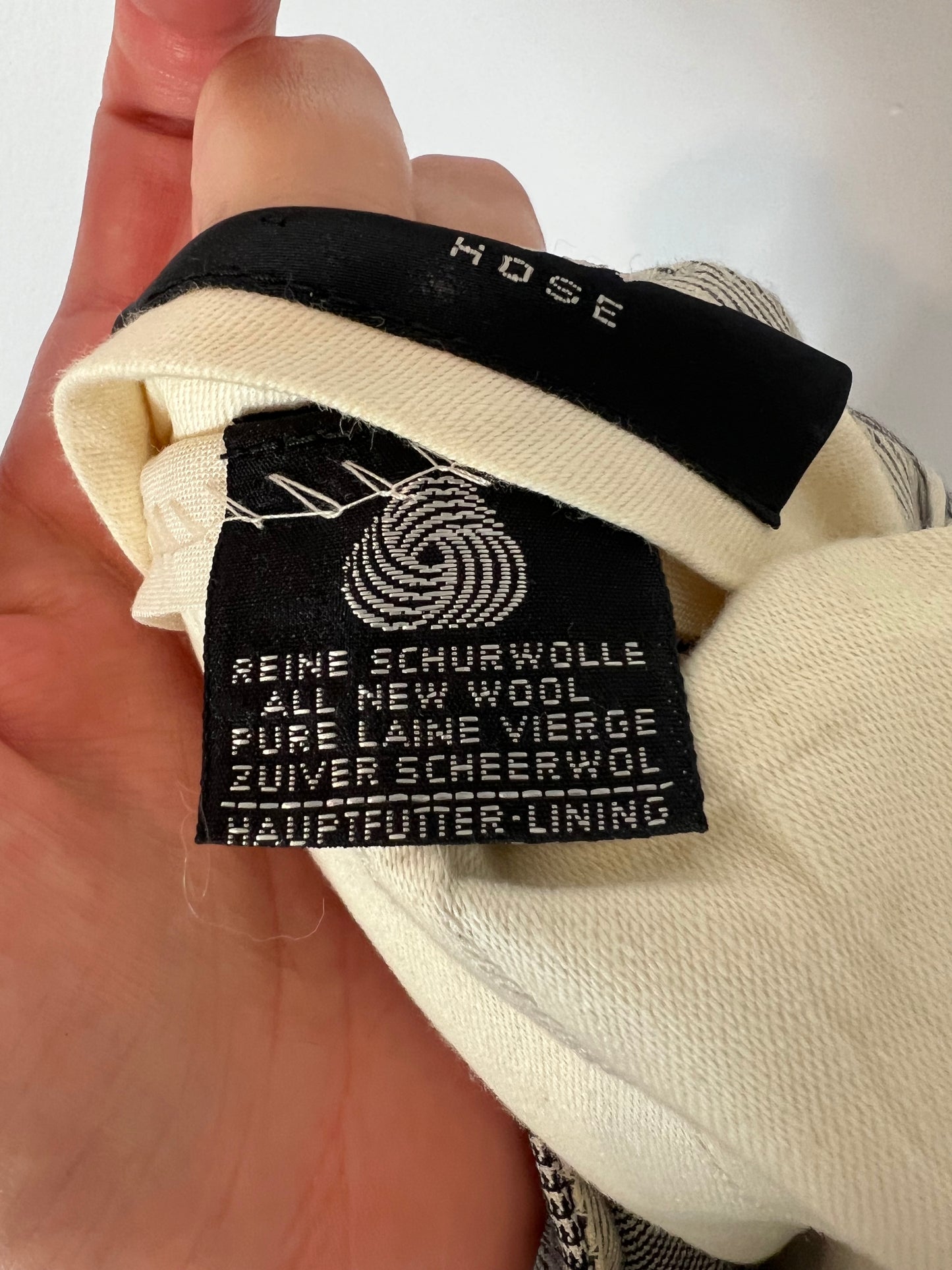 WINDSOR. Pantalón pinzas pata de gallo. T 40 (36)