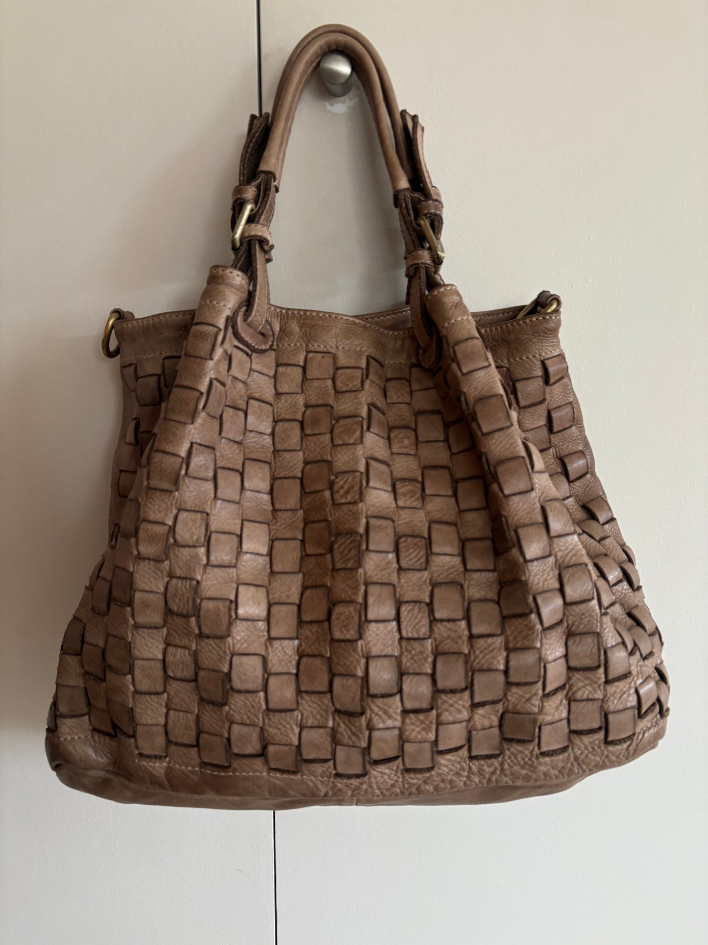 Bolso de hombro  piel trenzado