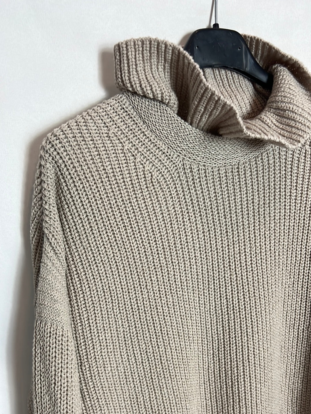 FALCONERI. Beige ruffle-neck sweater. TS