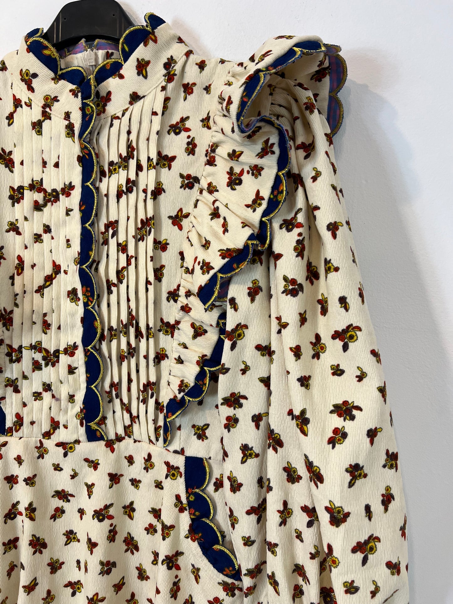 CELIA. Beige corduroy floral Ts dress