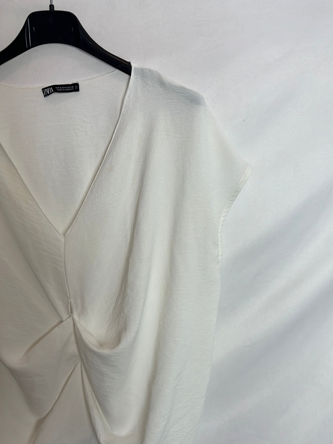 ZARA. Blusa blanca fruncido. T S