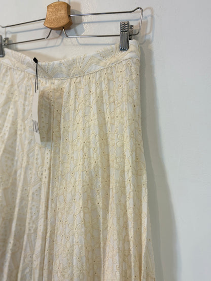 ZARA. Falda larga bordados. T M