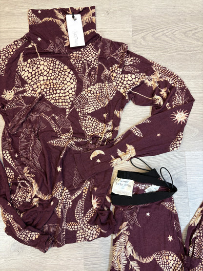 FORTE FORTE. Conjunto burdeos estampado mezcla