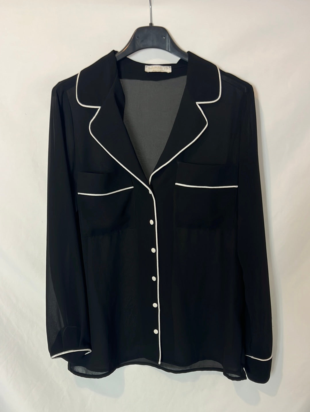 BIMANI. Blusa negra ribetes en blanco. T S
