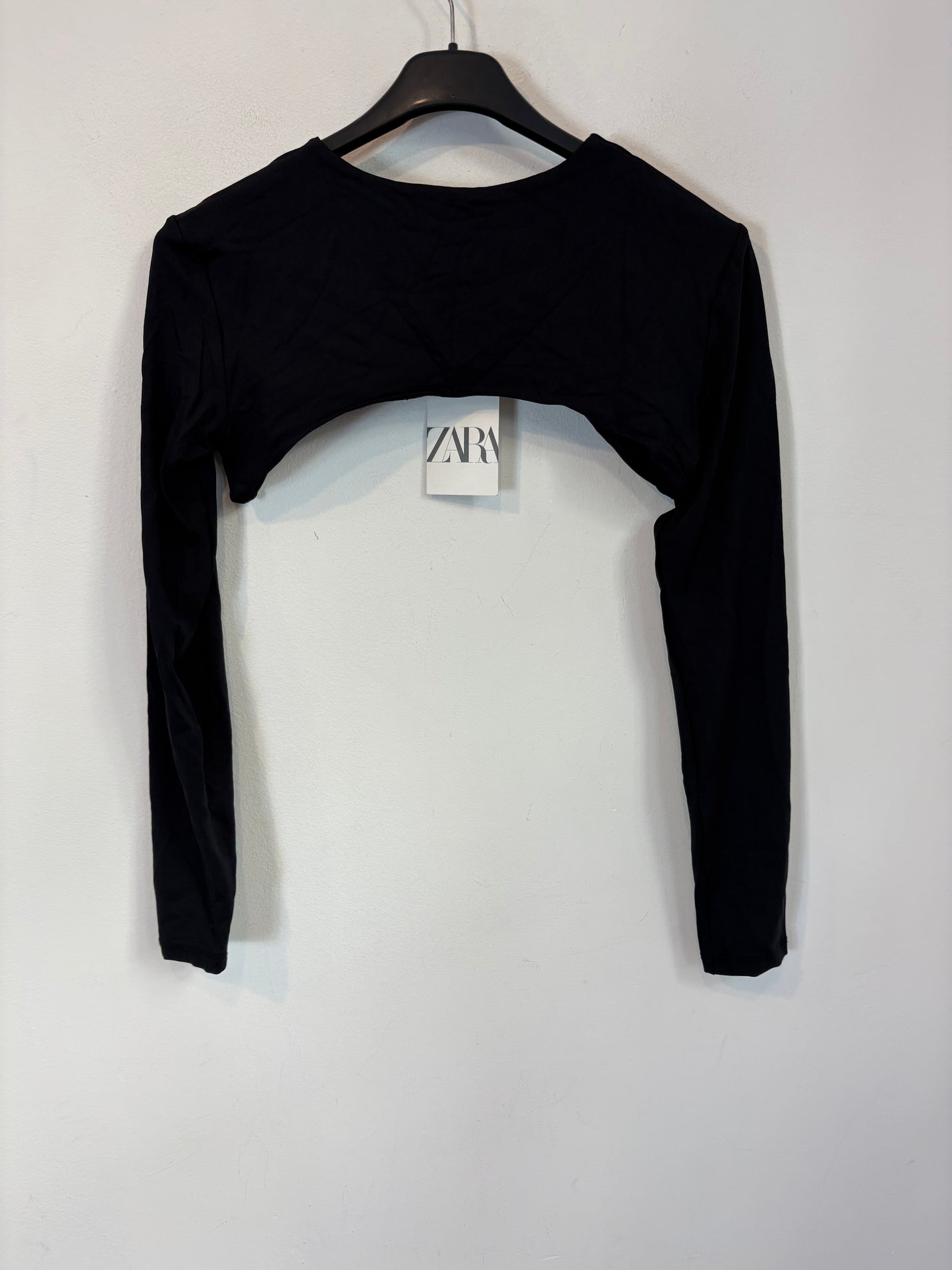 ZARA. Black crop top with long sleeves