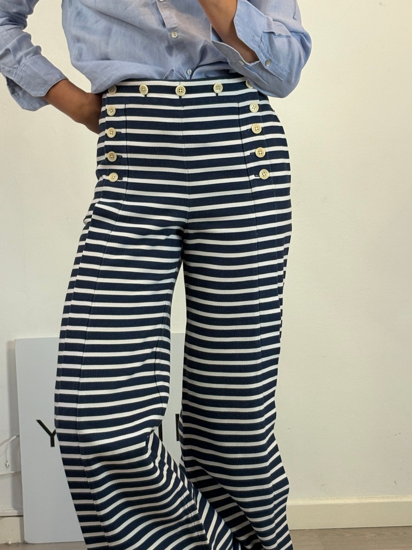 J CREW. Pantalón rayas abotonado