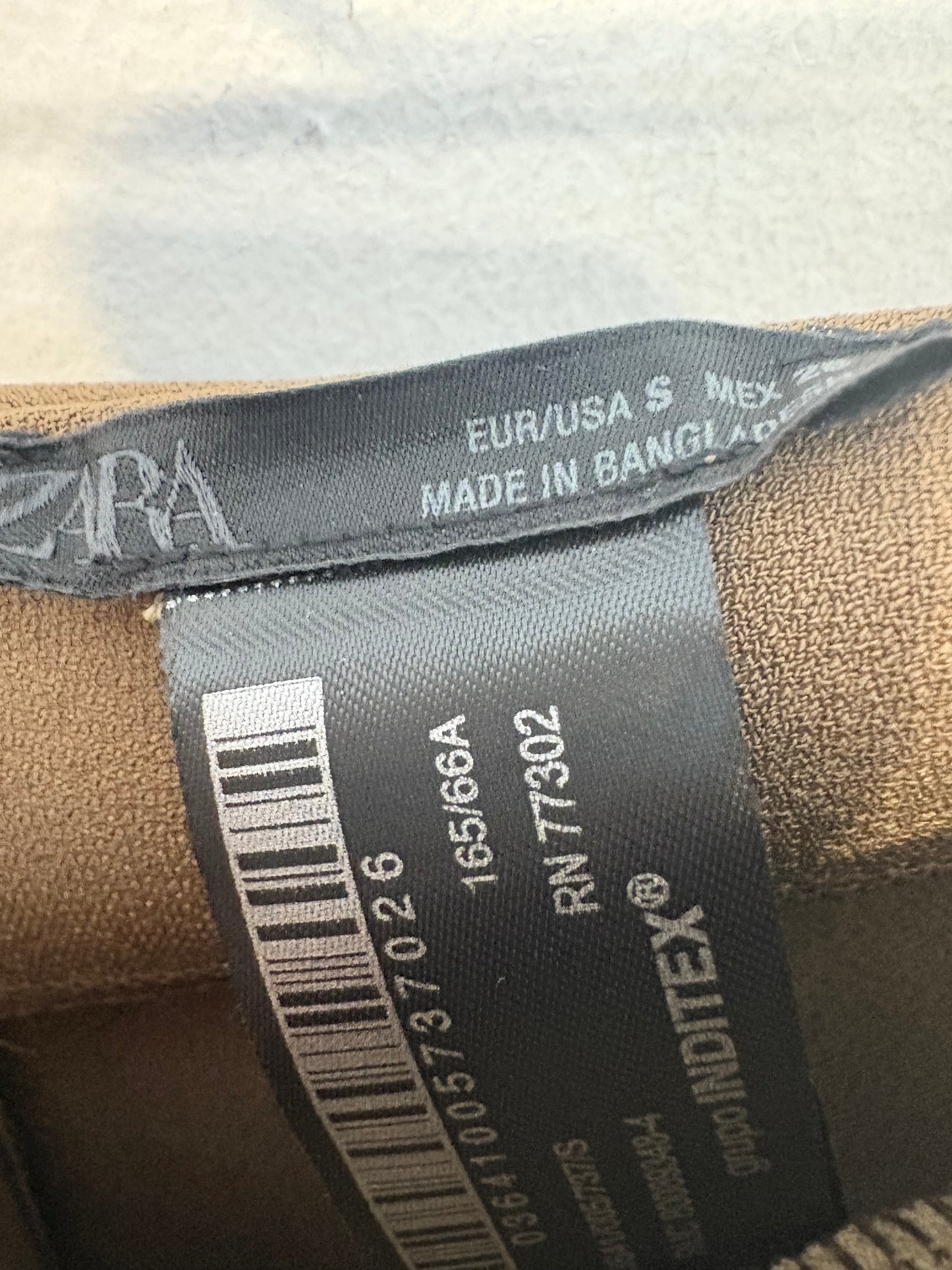 ZARA. Total look falda y top asimétrico