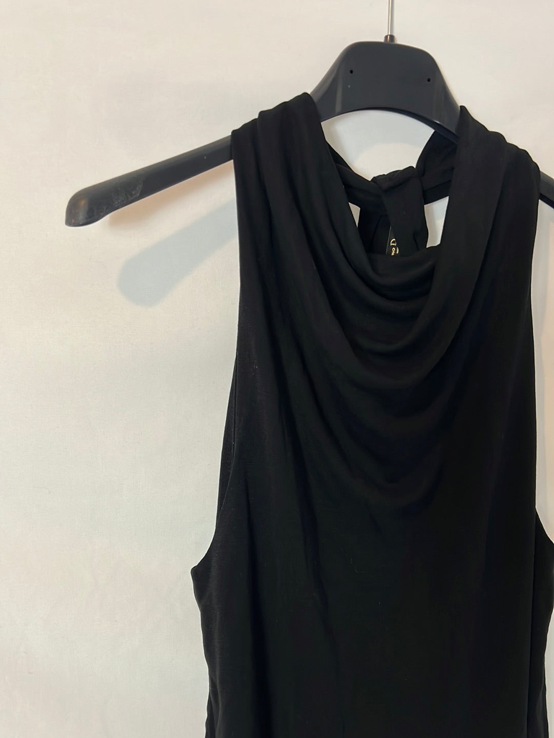 MASSIMO DUTTI. Top negro fluido detalle espalda. T XS