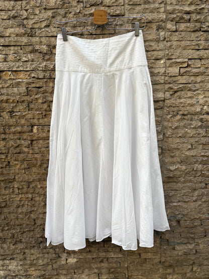 ZARA. Falda blanca midi cintura