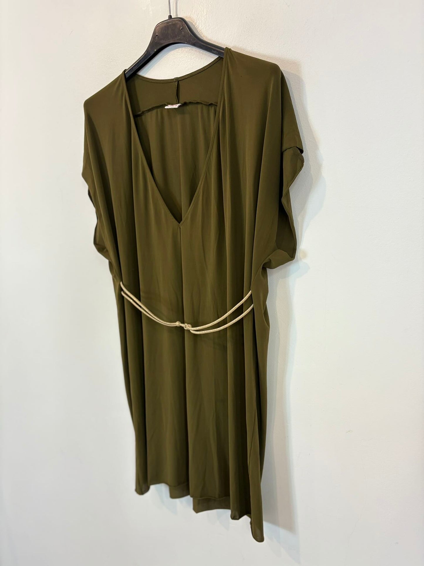 ERES. Vestido corto elástico en verde