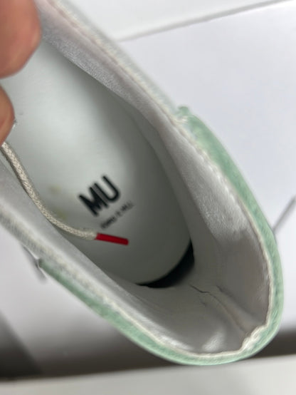 MU. Zapatillas blancas cordones. T37