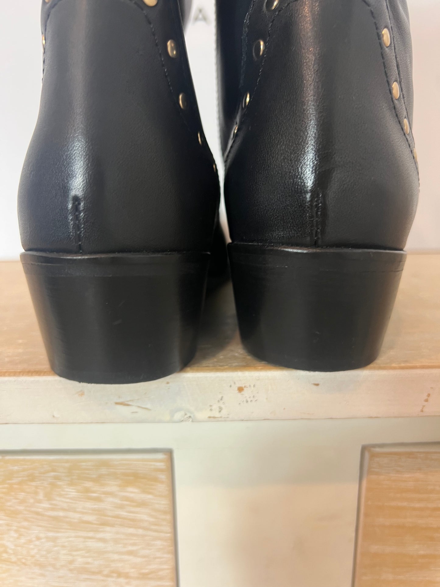 MICUIR. botas negra tachuelas T.38