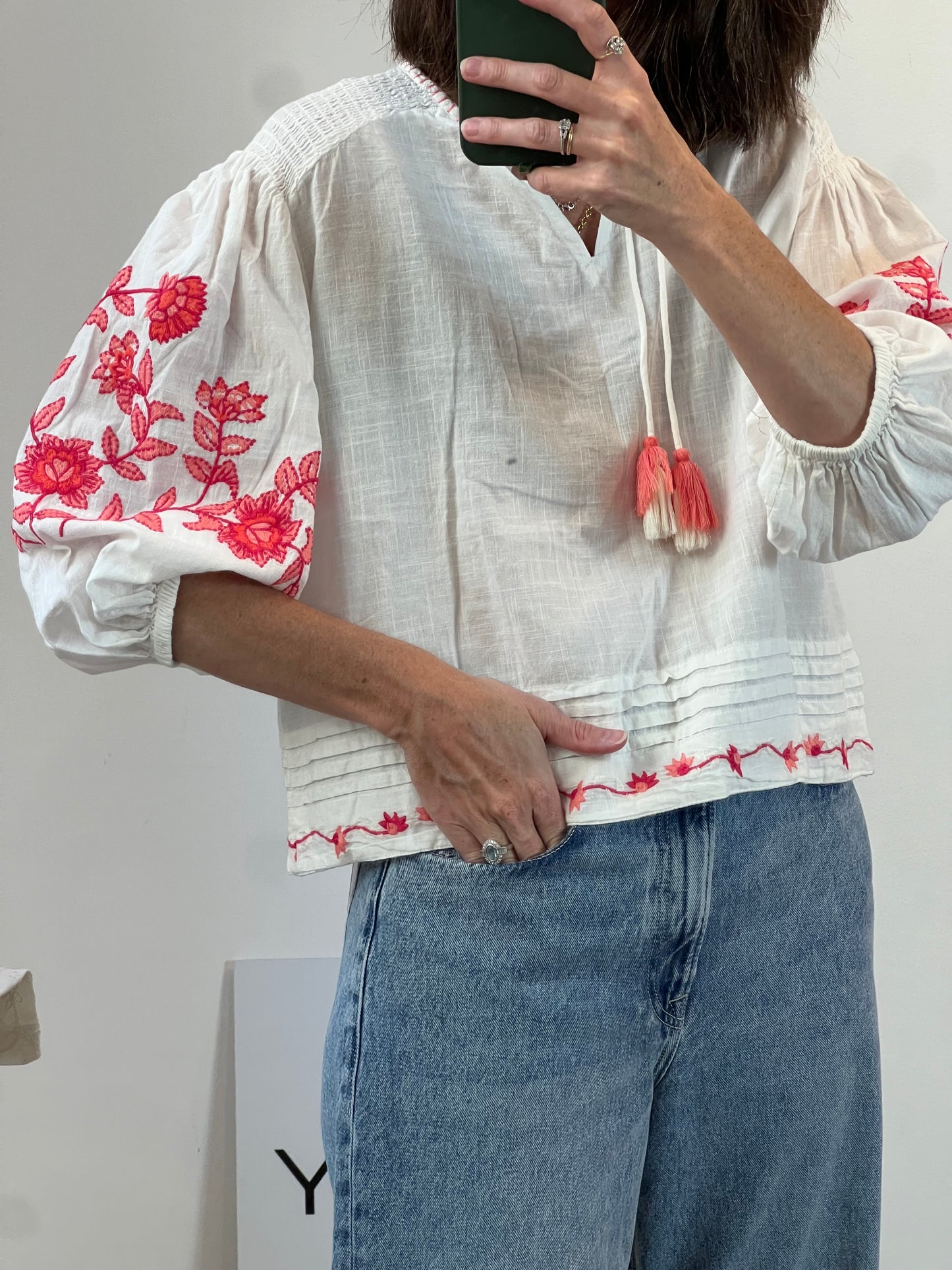 SPRINGFIEL. Embroidered white blouse T.36