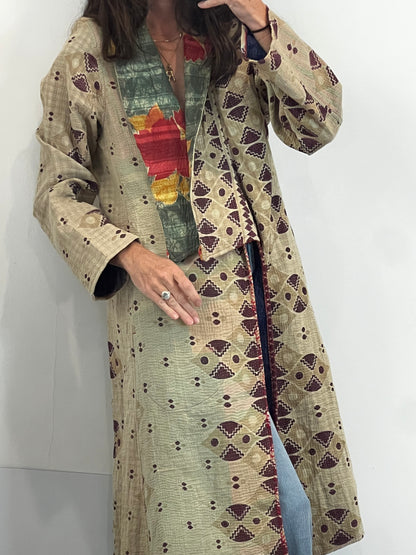 Chaqueta India  textura bordados Kantha