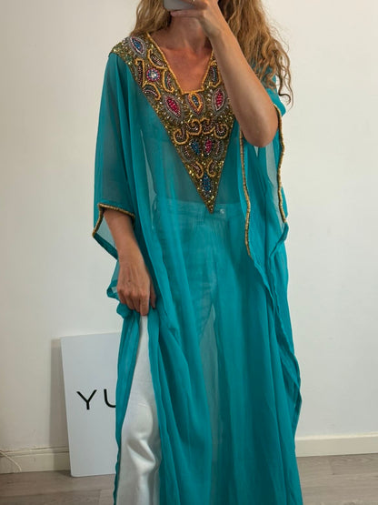 Kaftán azul turquesa escote pedreria