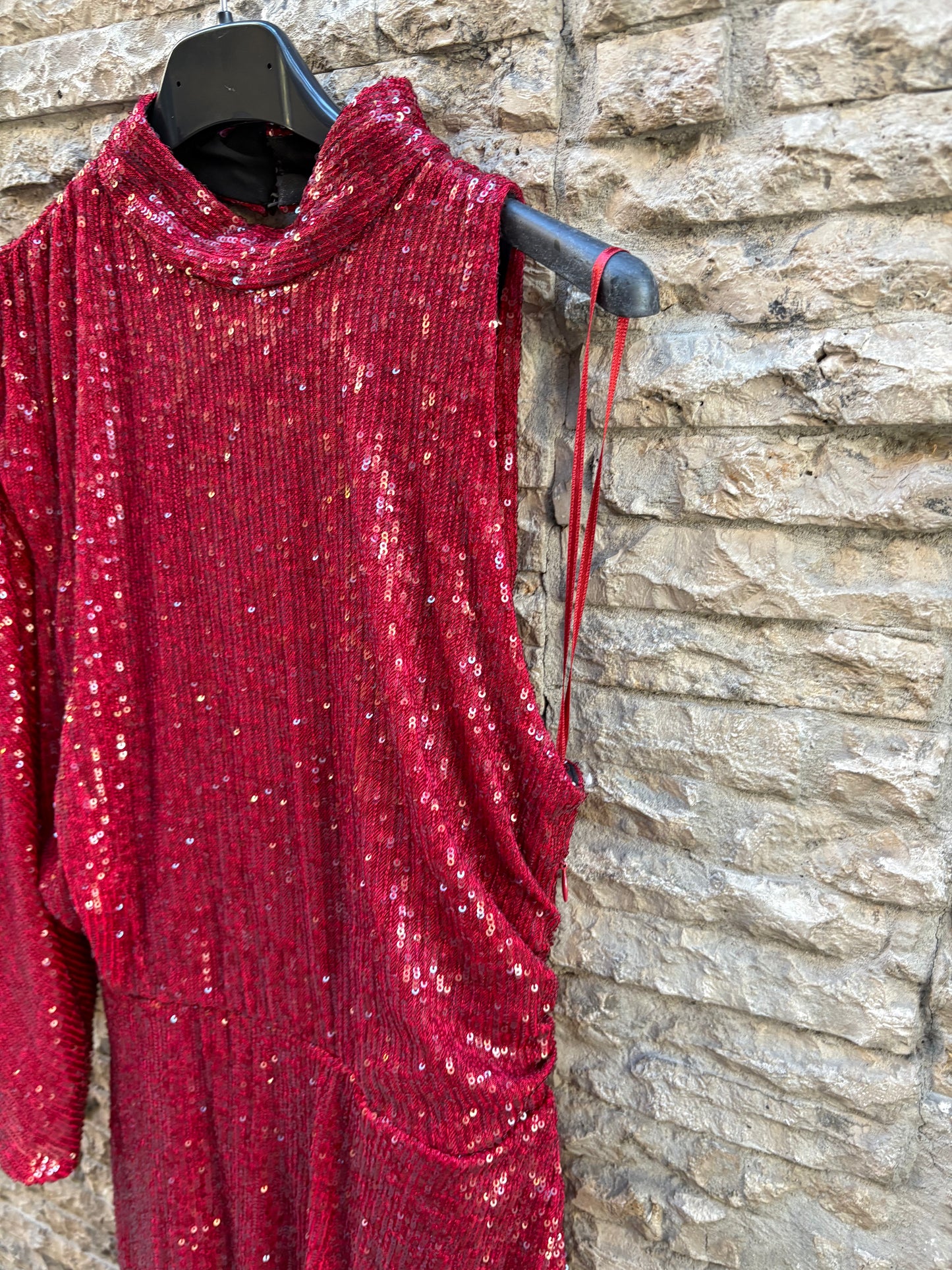 ZARA. Vestido lentejuelas asimétrico