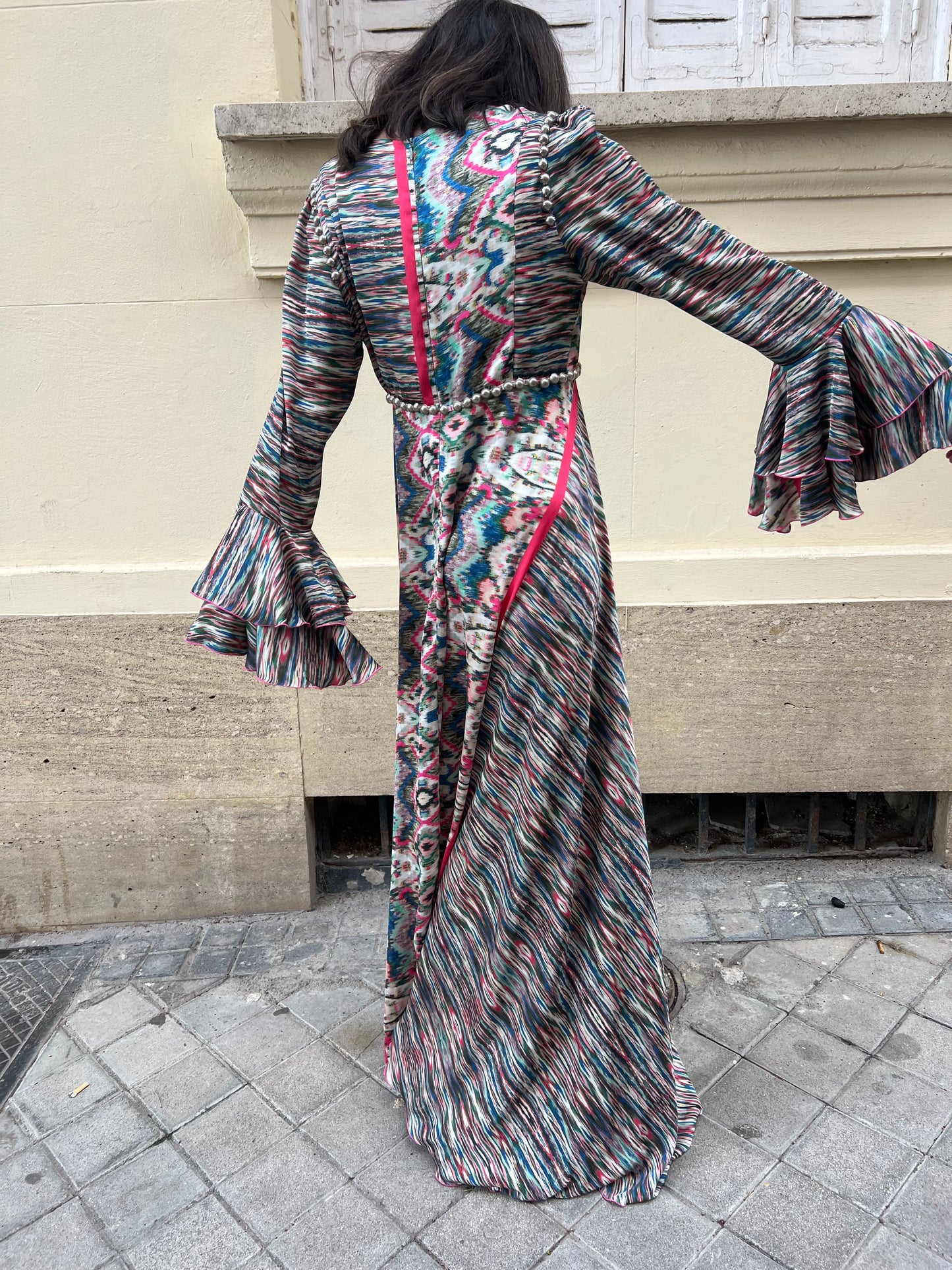 TETÉ BY ODETTE. Vestido largo colores detalle tachuelas