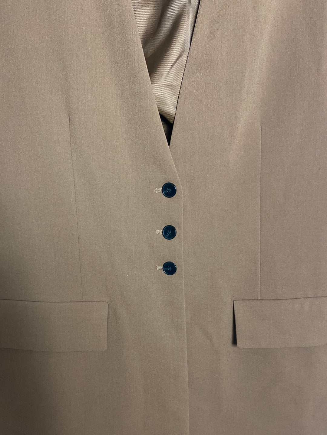 ZARA. Chaleco marrón botones T. XS