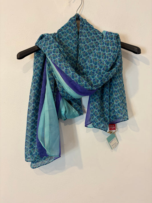 OTRAS. Fular/pareo estampado