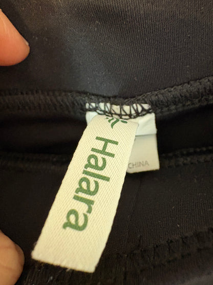 HALARA. Pantalón negro bolillos textura