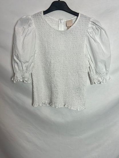H&amp;M. White honeycomb top. Size 38