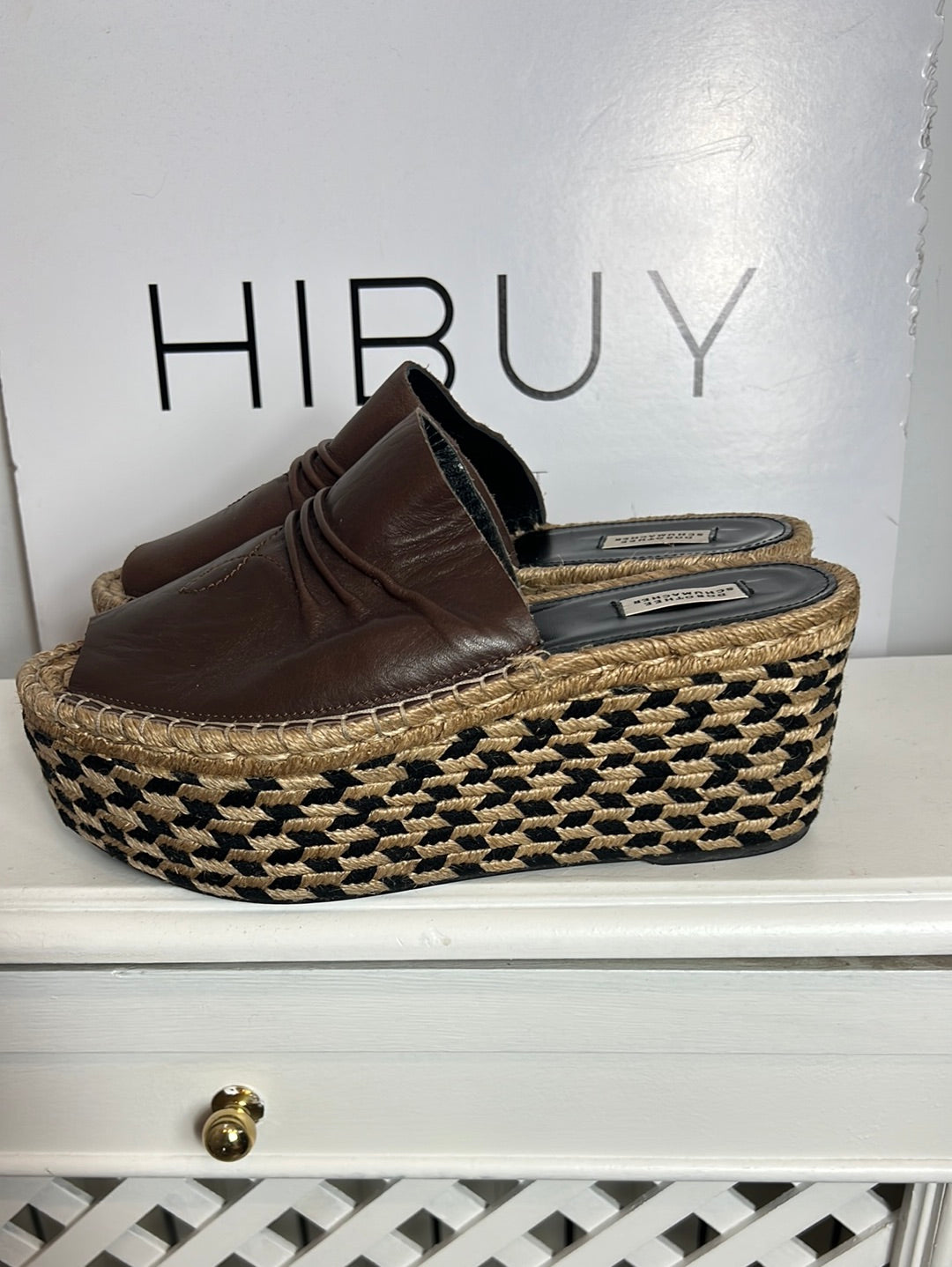 DOROTHE SCHUMACHER. Sandalia plataforma esparto y piel. T 39