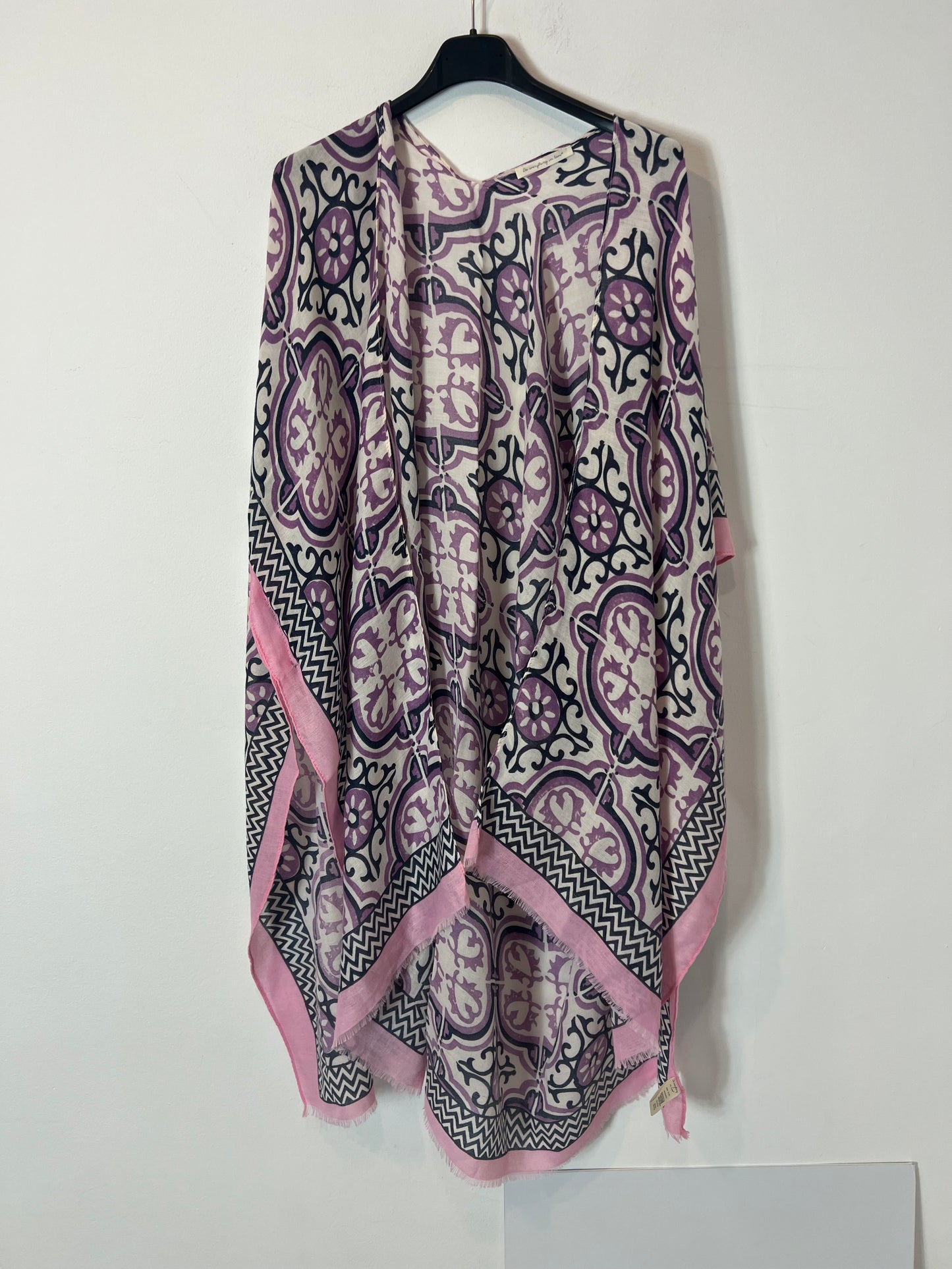 OTRAS. Kimono estampado. TU