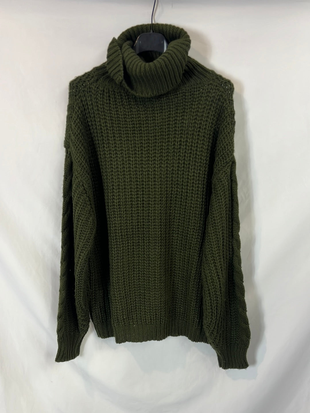 OTRAS. Jersey verde ochos T.m