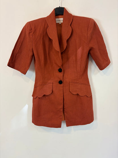 FLORENTINA. Total look lino teja